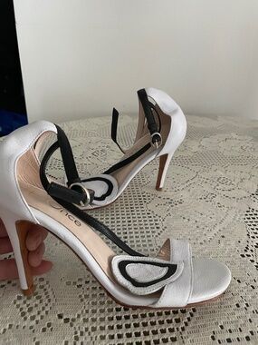 New summer hill shoes, La once. 4 times cheaper . Size 37